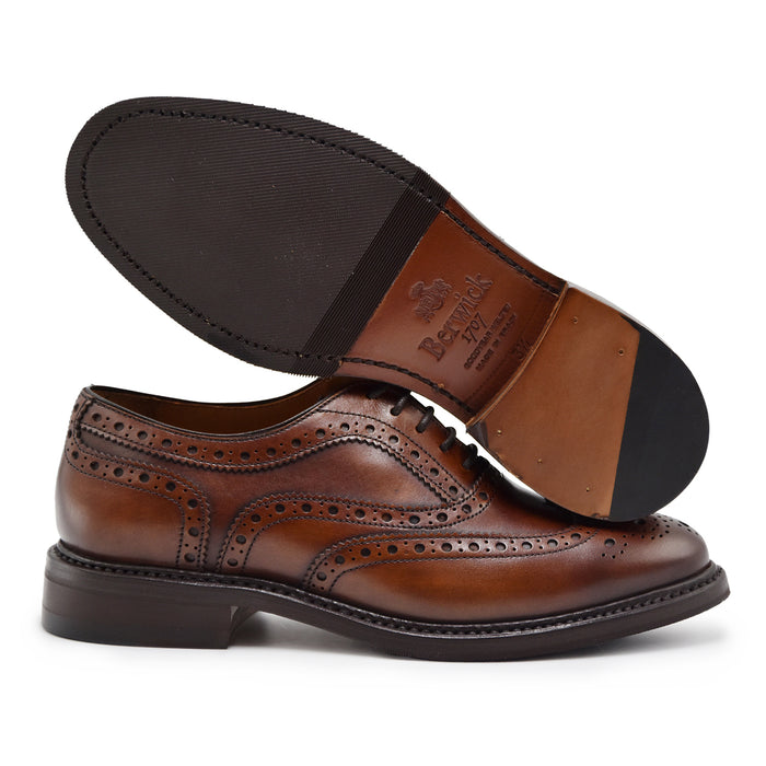 Allacciata Brogue Berwick 1707 Donna Pelle Crust Tinta A Mano