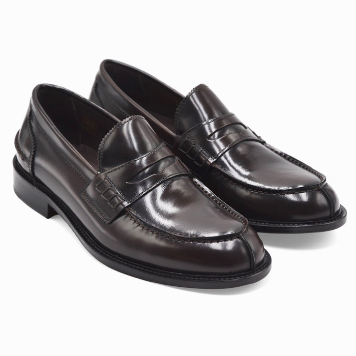 Saxone of Scotland 1405 Men's Moccasins in Shiny Brown Leather