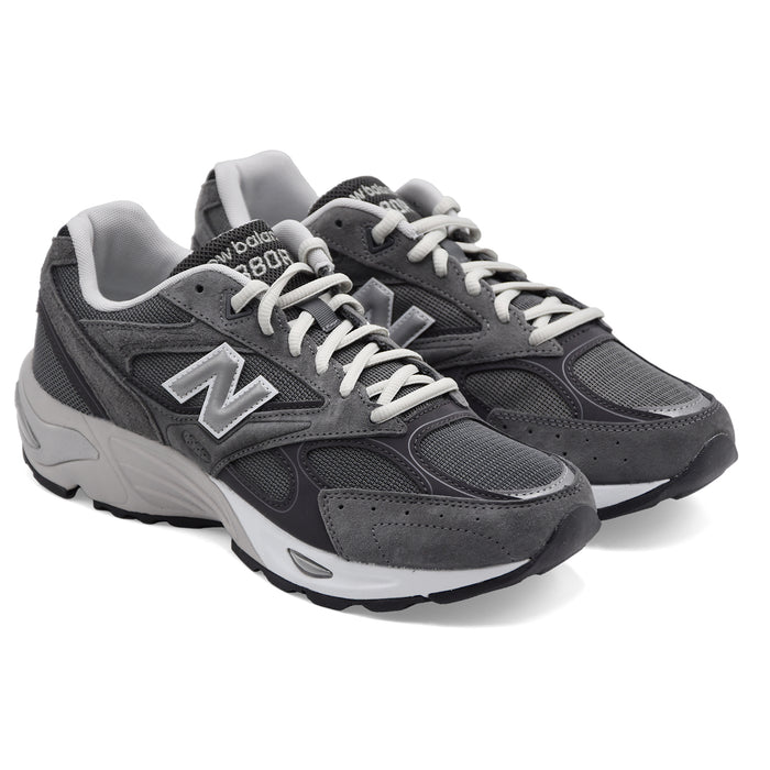 Sneakers Uomo New Balance 880R Grigio Castelrock Look Sportivo