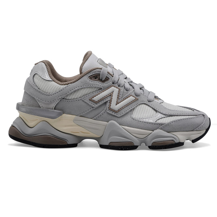 Sneakers Donna New Balance 9060 Grigio Dal Design Futuristico