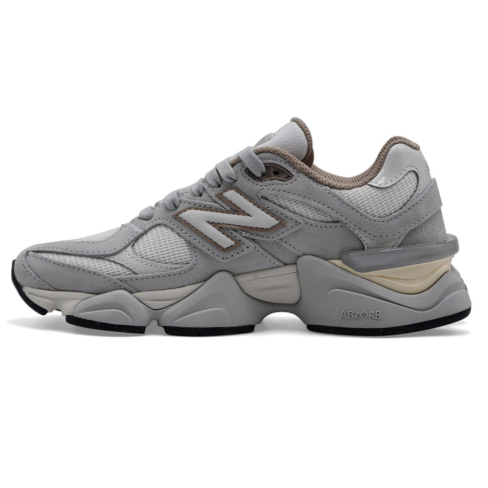 Sneakers Donna New Balance 9060 Grigio Dal Design Futuristico