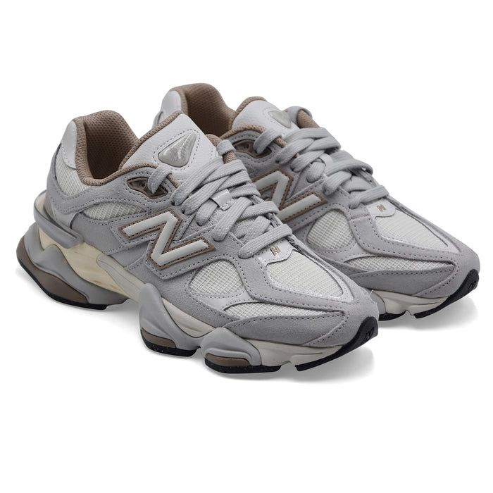 Sneakers Donna New Balance 9060 Grigio Dal Design Futuristico