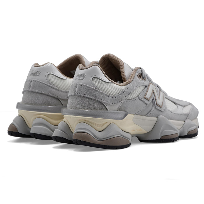 Sneakers Donna New Balance 9060 Grigio Dal Design Futuristico