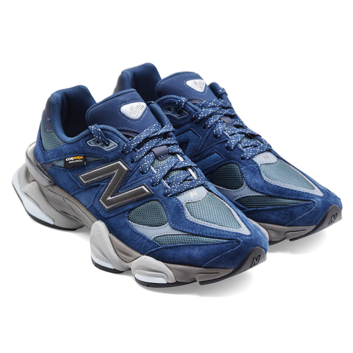 New Balance Uomo Sneakers U906023D In Camoscio Blu E Tessuto